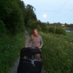 Två klarvakna pojkar på väg hem i natten!